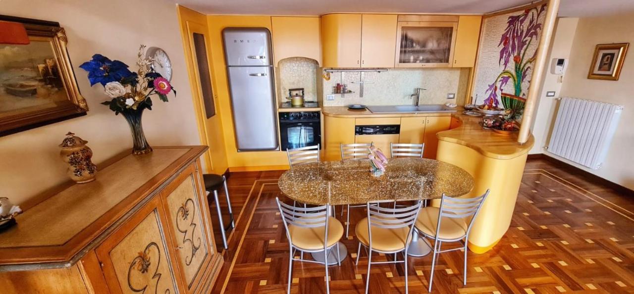 Ferienwohnung Casa Alexandra In Centro E A Pochi Passi Dal Mare Imperia Exterior foto